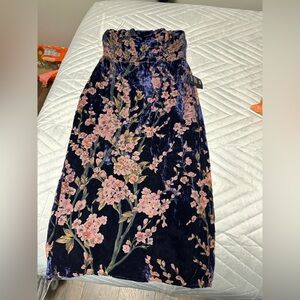 Lulus strapless burnout velvet dress